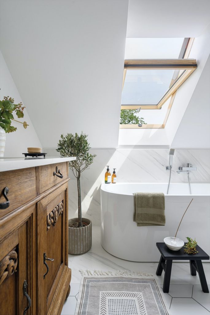 jak urządzić łazienkę na poddaszu