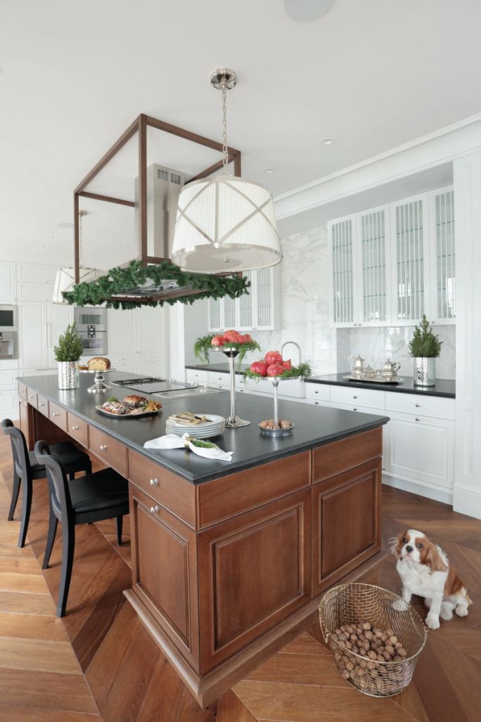 kuchnia z wyspą w stylu klasycznym