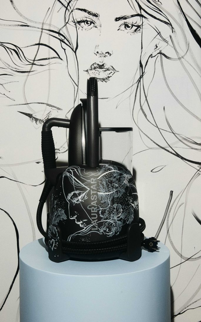 znana artystka pomalowała generator pary na aukcję WOŚP