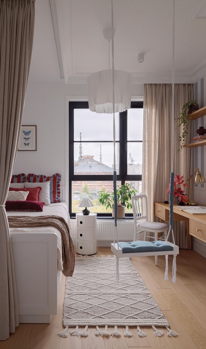 eleganckie wnętrze w trzech kolorach niebieskim bordowym i brązie