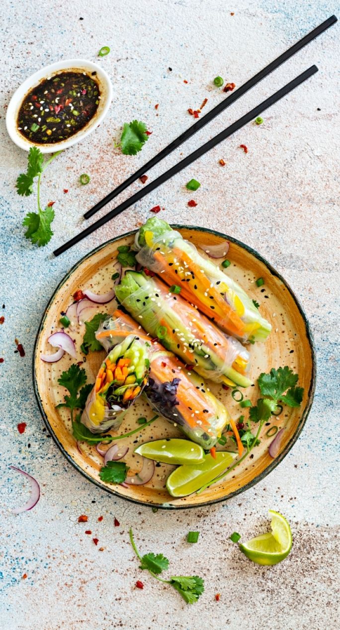 spring rolls przepis z książki Street food Historie i przepisy z ulic świata