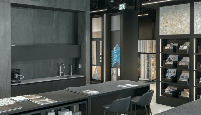 Showroom BOZZA ze strefą marki ZAJC