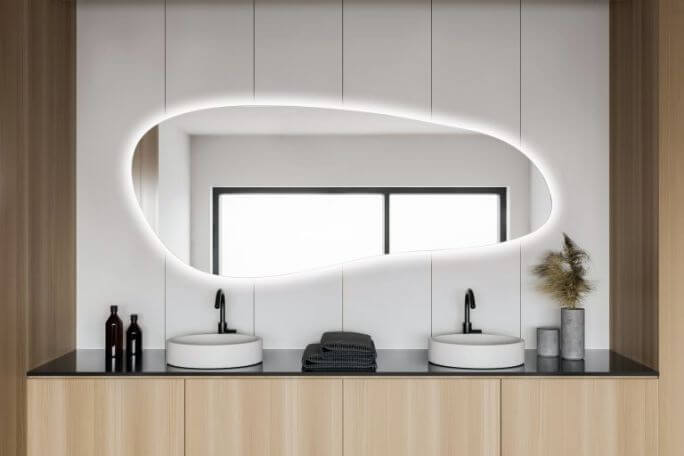 lustro w stylu japandi