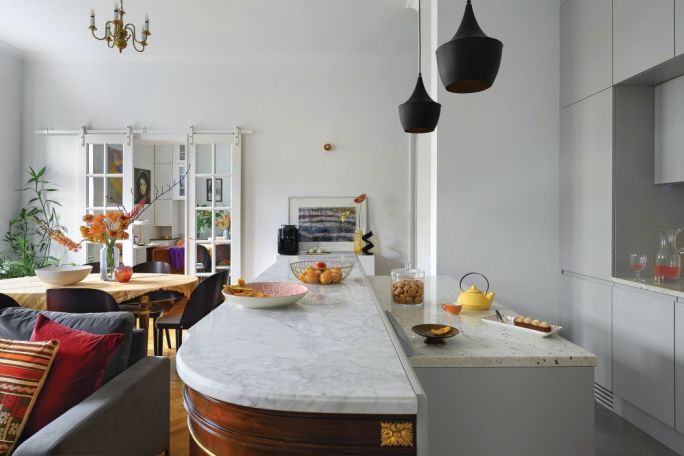 wyspa kuchenna w mieszkaniu w kamienicy