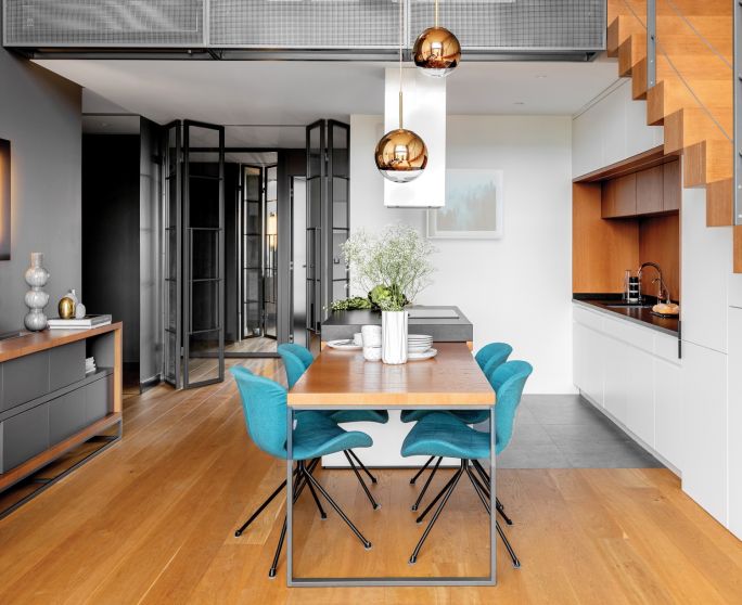 salon z jadalnią w stylu loft