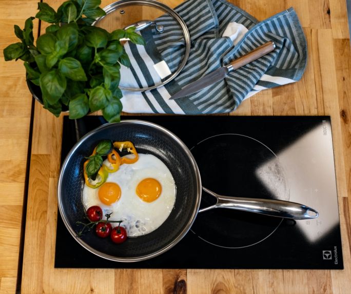 patelnia z powłoką ceramiczną