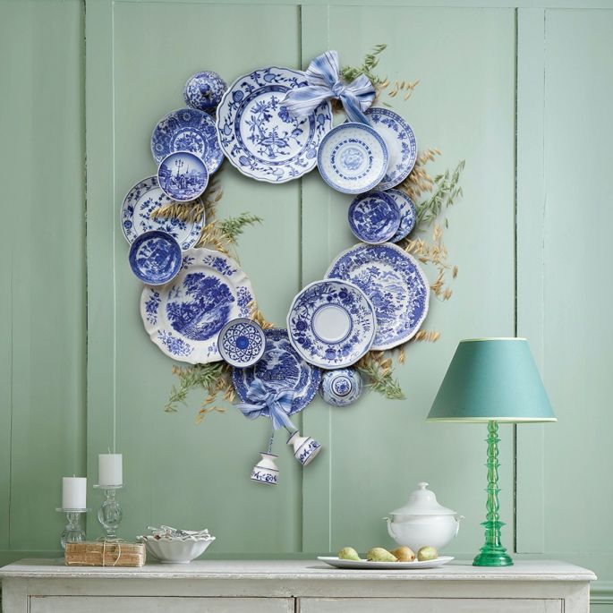 dekoracja ścienna DIY jak zrobić wieniec z porcelany na ścianę