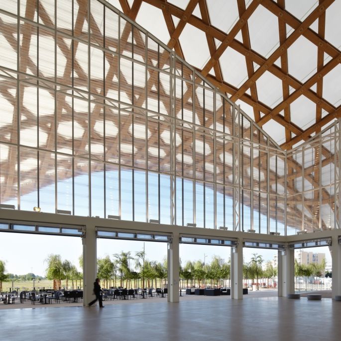 Shigeru Ban architektura i działalność społeczna w Muzeum Manggha w Krakowie