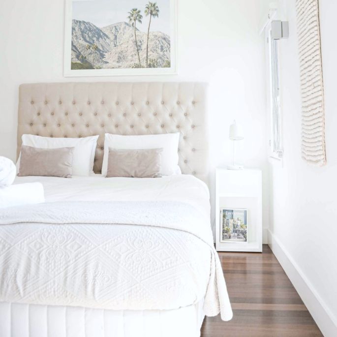 salon w kolorze cloud dancer