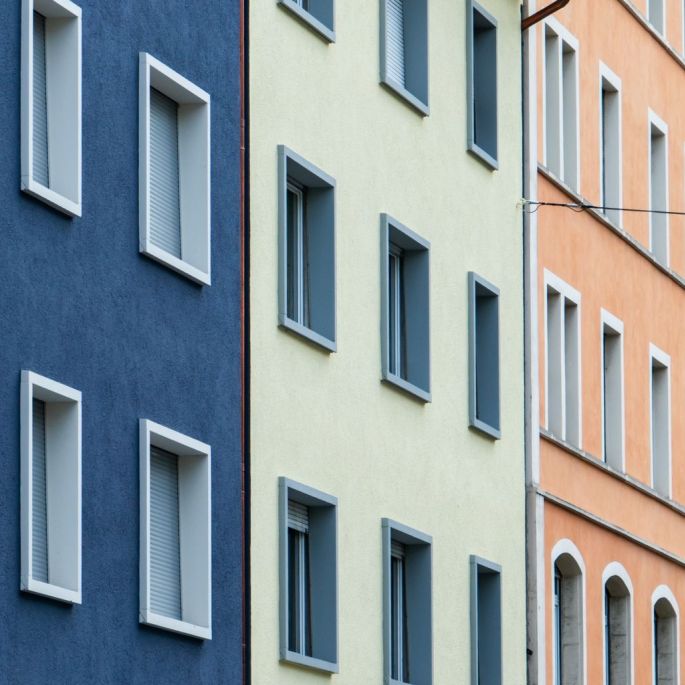jak przygotować elewację do malowania, żeby uniknąć poprawek