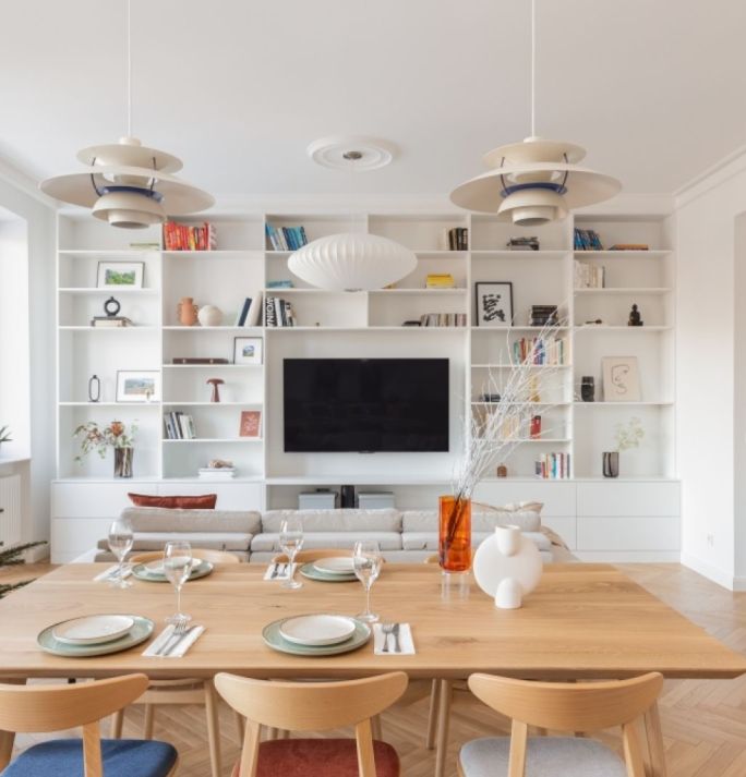 Aranżacja ściany w salonie styl skandynawski