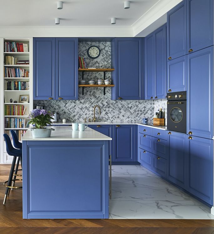 jaki blat pasuje do niebieskiej kuchni