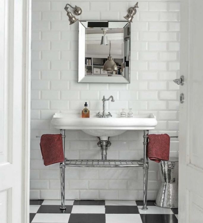 biała łazienka styl klasyczny