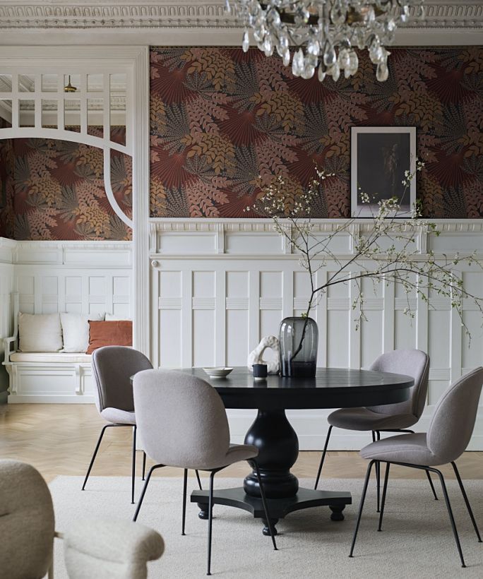 boazeria i tapeta na ścianie