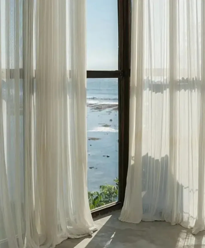 jakie materiały na firany do salonu