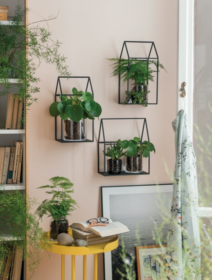 kwietniki i stojaki na kwiaty