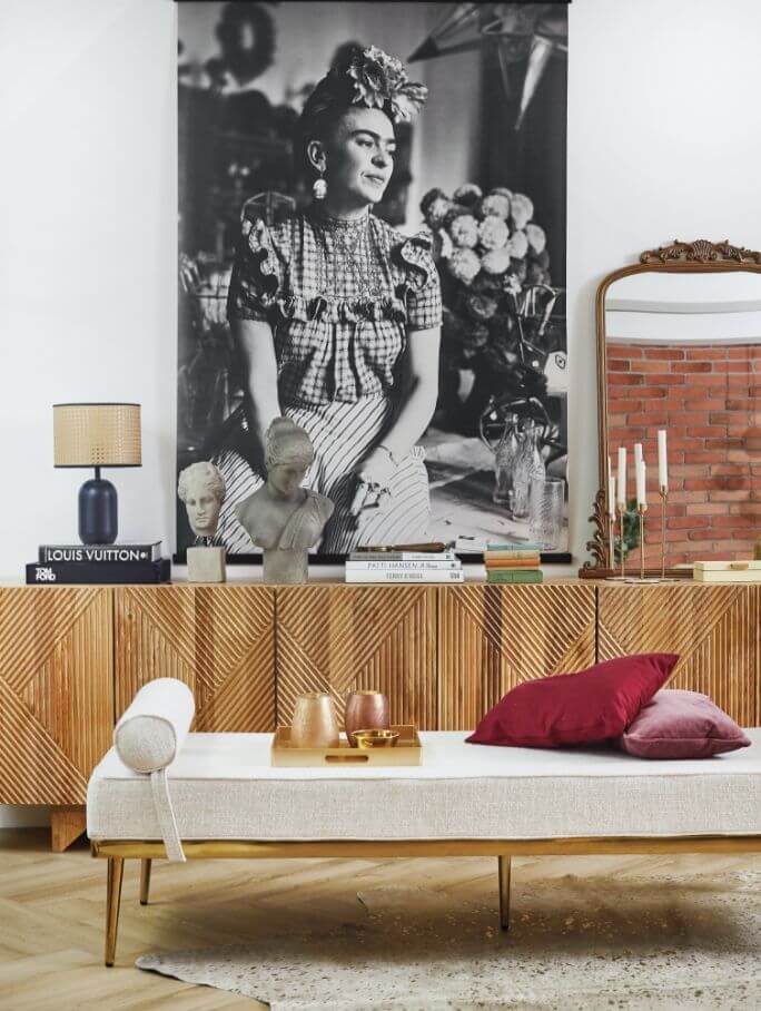 czym ozdobić komodę w sypialni