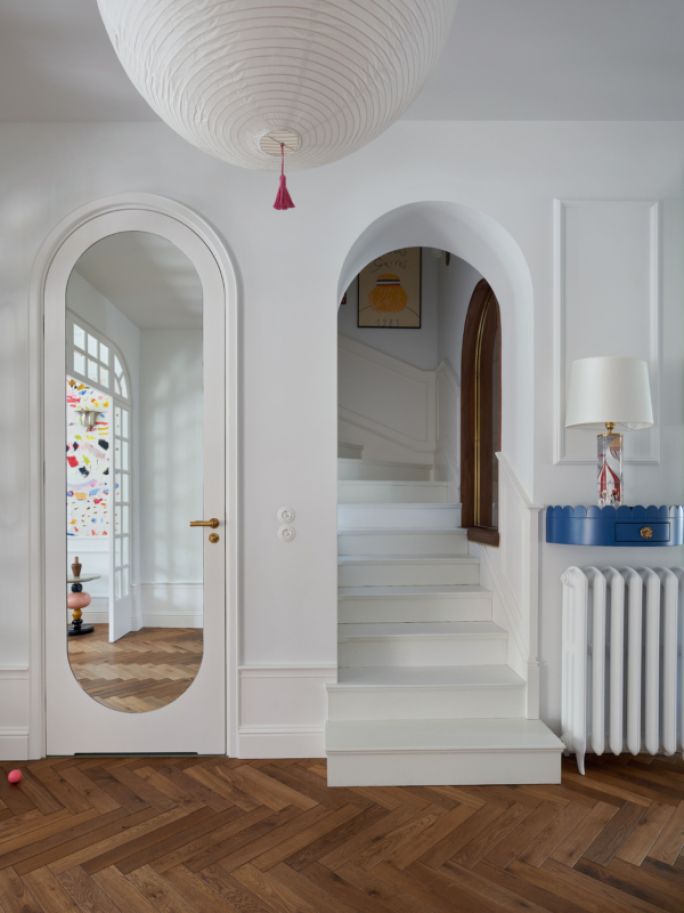 przejścia między pomieszczeniami w formie łuków