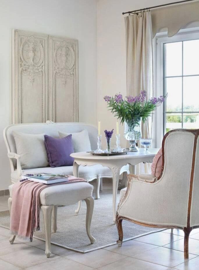 białe meble do salonu w stylu prowansalskim