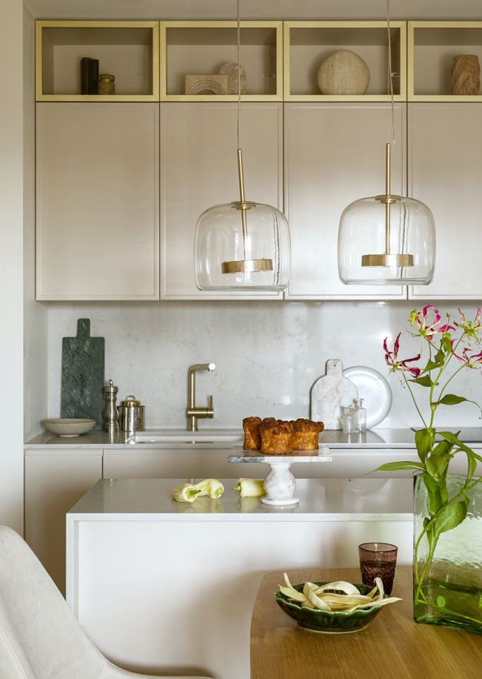 kuchnia w kolorze kaszmirowym