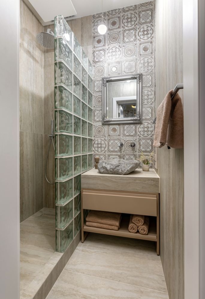 ścianka prysznicowa z luksferów