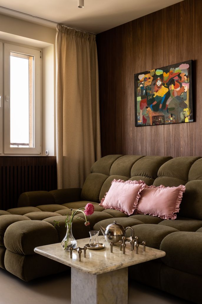 nowoczesny salon z narożną sofą