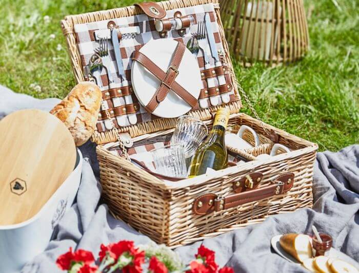 piknik w ogrodzie