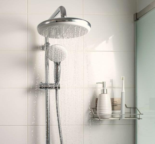 półki i półeczki pod prysznic – jak je wybrać