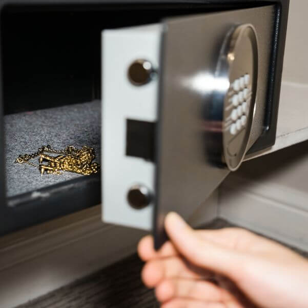 czym się kierować przy wyborze sejfu do domu