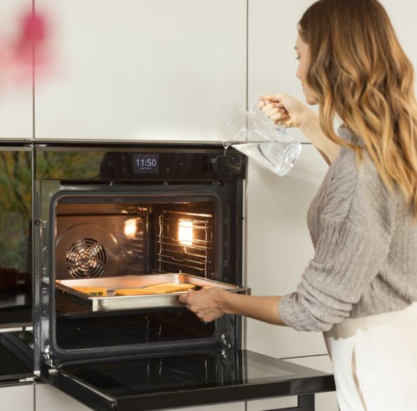 całkowicie czarne AGD w kuchni franke blackline