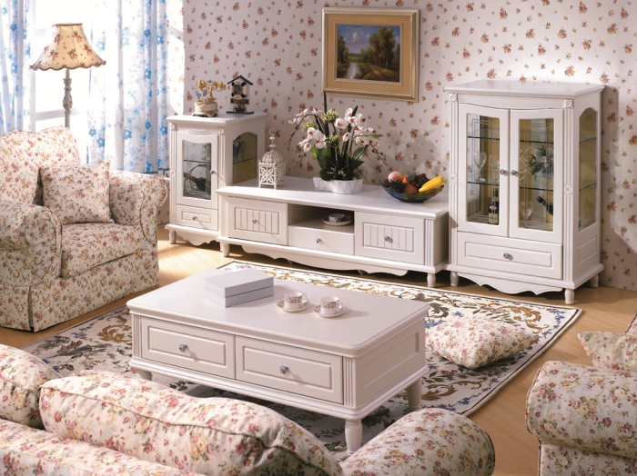 Dla miłośników stylu shabby chic oraz romantycznych wnętrz: ława księżniczka 820 od Bemondi.