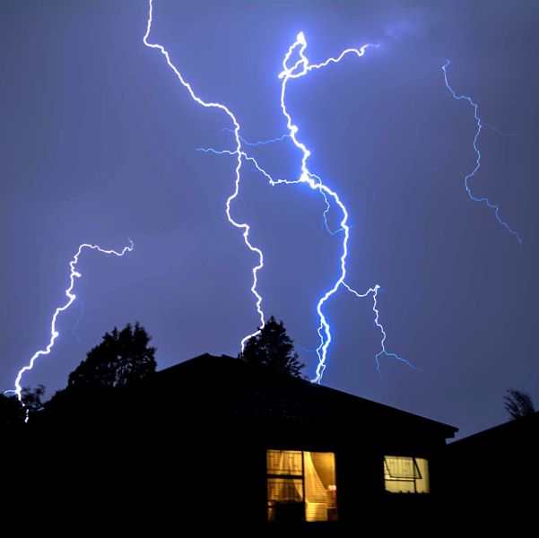 ochrona domu przed żywiołami - co obejmuje polisa ubezpieczeniowa