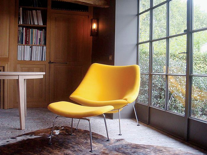 Oyster, fotel nawiązujący kształtem do ostrygi, Artifort, 1954 r.