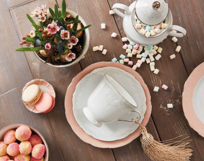 Porcelana Moments od Fyrklövern. Romantyzm w odcieniu pudrowego różu