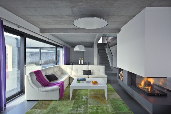 Salon ze stolikiem LAGERFORM. Zdjęcie: Piotr Gęsicki