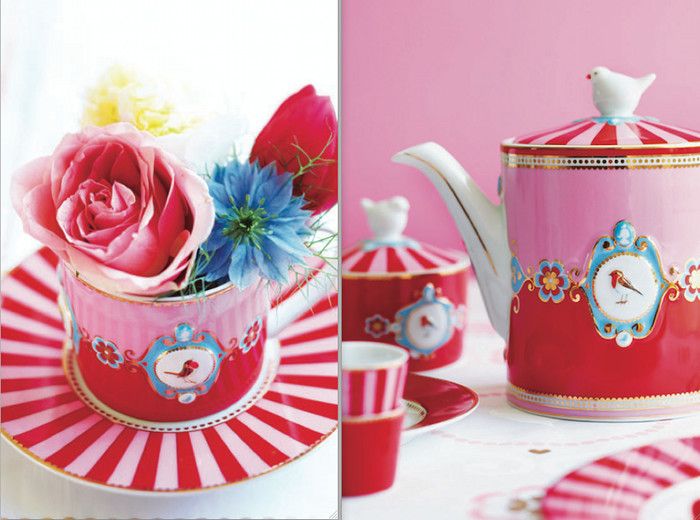 Zastawa stołowa z kolorowymi ptakami i bajkowymi wzorami na poprawę humoru.