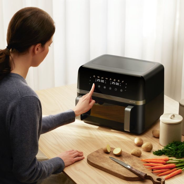 nowy airfryer MOVA gotuje dwa dania jednocześnie