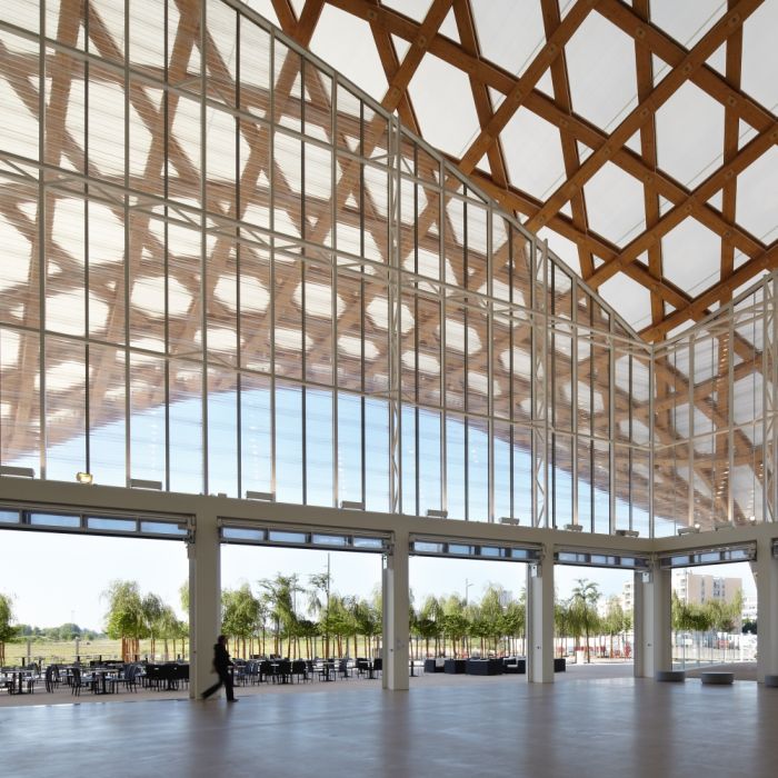 Shigeru Ban architektura i działalność społeczna w Muzeum Manggha w Krakowie