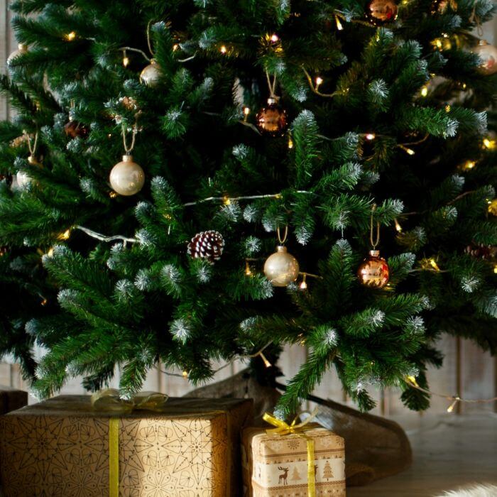 jak przechowywać sztuczną choinkę żeby służyła przez wiele sezonów