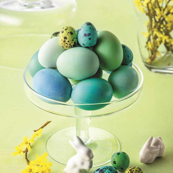 jak farbować jajka na Wielkanoc naturalnymi metodami