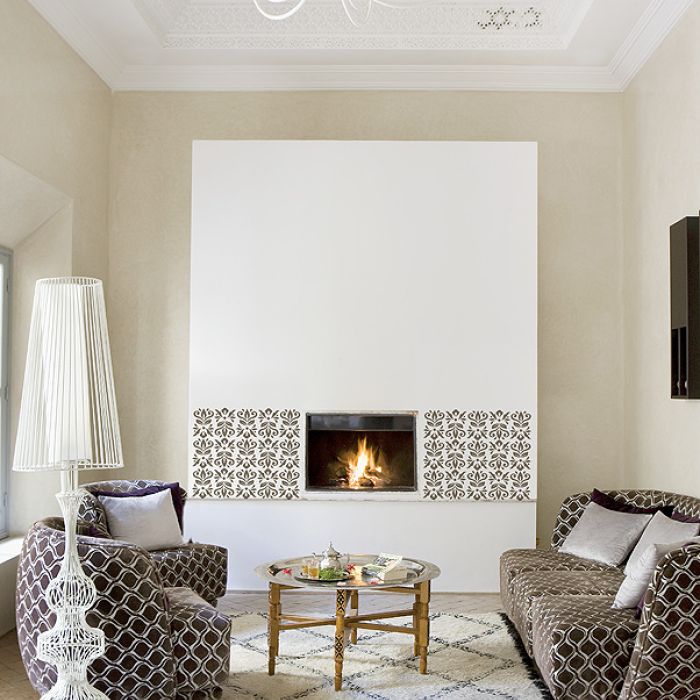 Rustyklane dodatki pasują do eleganckich salonów i stylowych wnętrz.