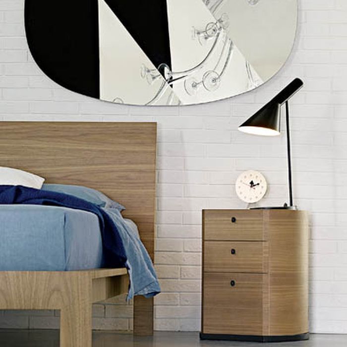 Projektant wymyślił lampy w 1957 roku dla hotelu SAS Royal w Kopenhadze.