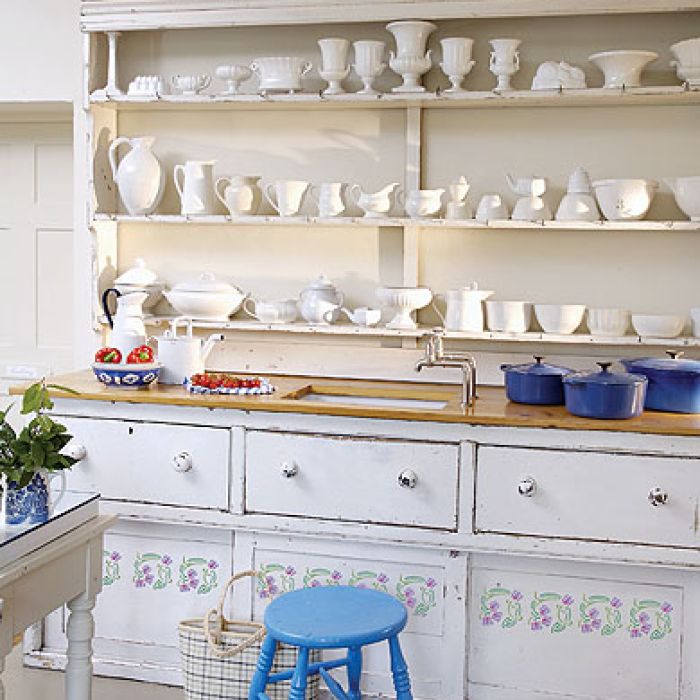 W kwiaciarniach pojawiły się pierwsze dzwonki. Drobne, fioletowe, na pewno ozdobią mieszkanie. Aby długo i