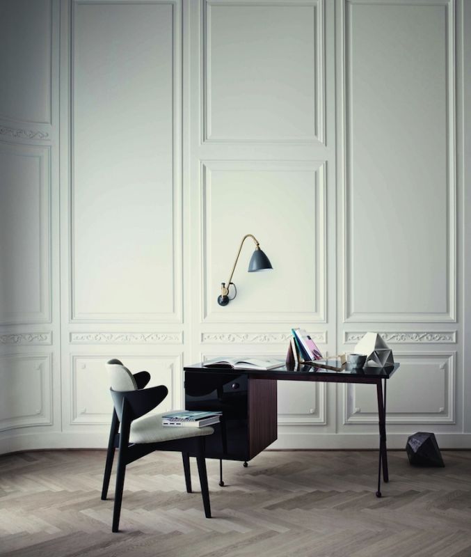 Lampa Bestlite by Gubi. Urok klasyczej lampy