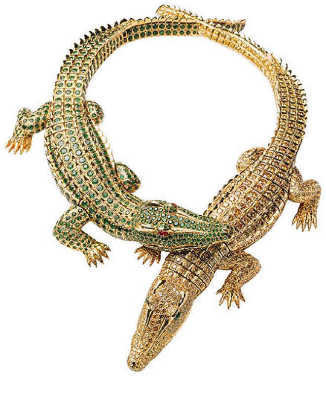 Ma podwójną funkcję: krokodyle można nosić jako broszki.