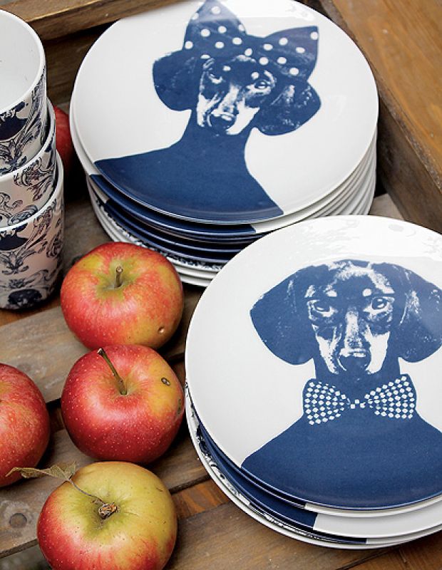 Porcelana z serii Tillsammans każdy pies ma swoje imię.