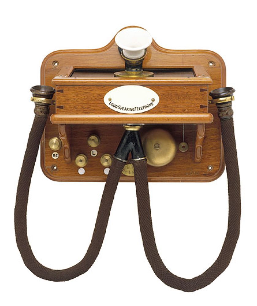 Telefon z funkcją głośnomówiącą, Getty Images/FPM