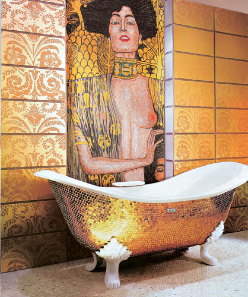 Złota wanna Maxima z kolekcji Bathtub