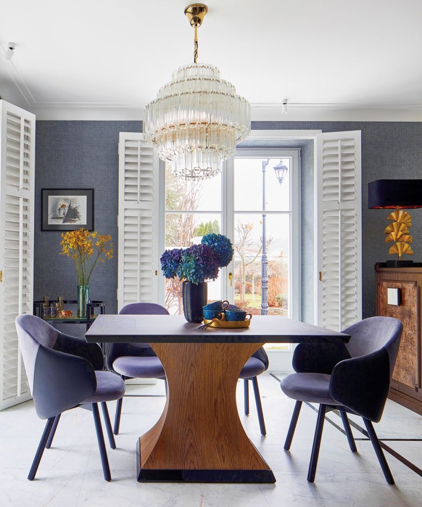 kwadratowy stół do jadalni