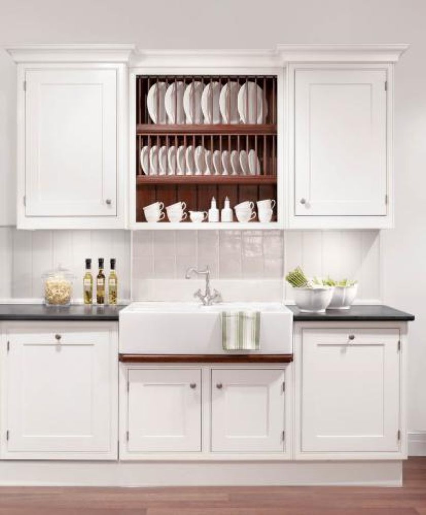 Kuchnia New England: zlew od Villeroy Boch – 7349 zł, bateria Astracast Camargue – 899 zł. Fabryka Wnętrz